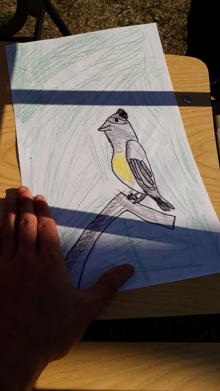 Alumnos creando personajes en el taller